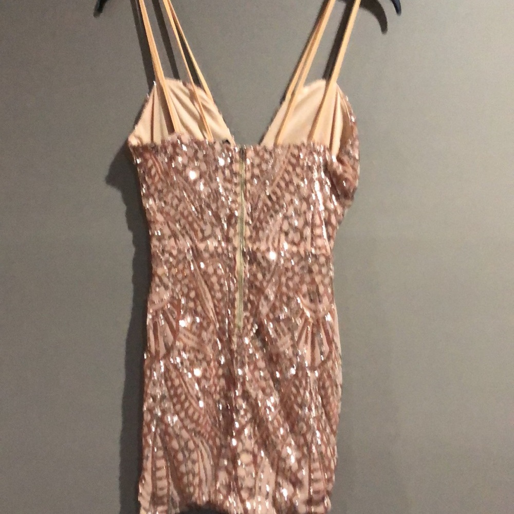 Windsor Glamour Dress - Picture 2 of 16